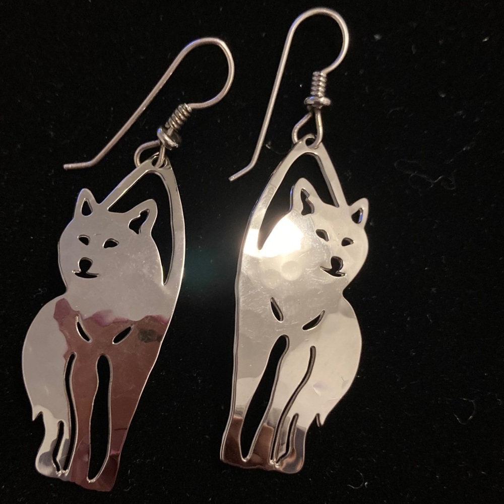 Wolf earring, wild Bryde in Silver tone